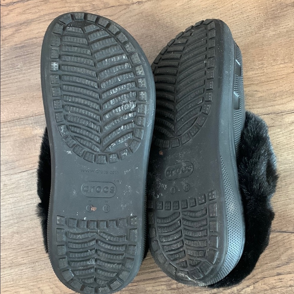 CROCS Black Fur-Lined Mules Cozy Winter Footwear - Picture 6 of 7